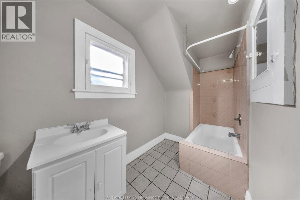1137 Bruce Avenue, Windsor, Ontario  N9A 4Y3 - Photo 23 - 26003431