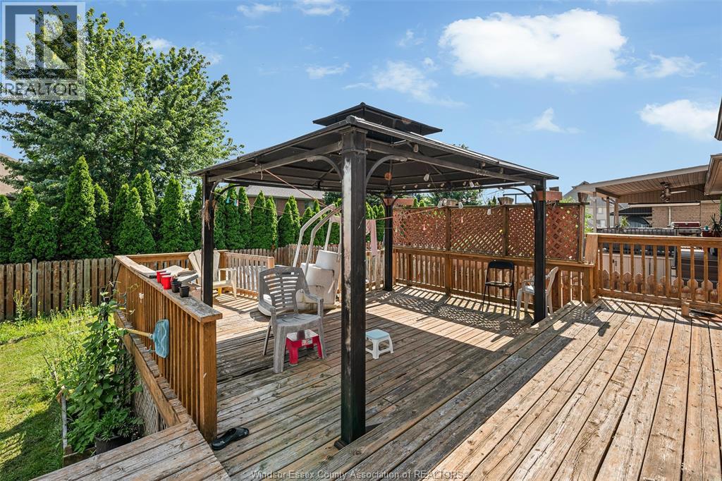 143 Amy Croft, Lakeshore, Ontario  N9K 1E6 - Photo 4 - 26003440