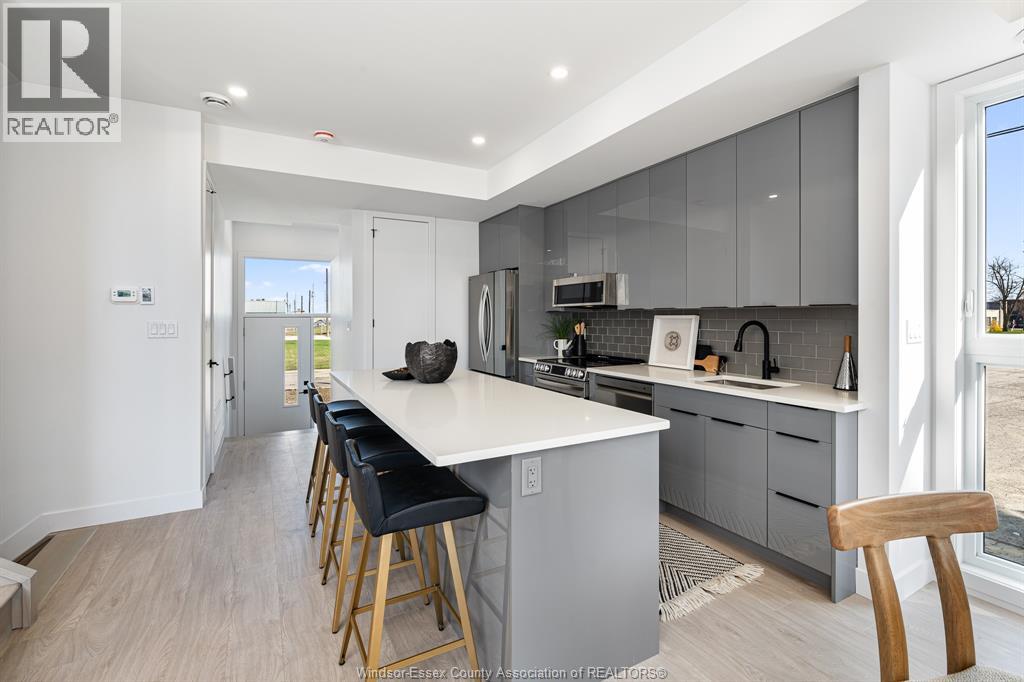 2035 Seneca Street, Windsor, Ontario  N8W 2Z9 - Photo 3 - 26003475