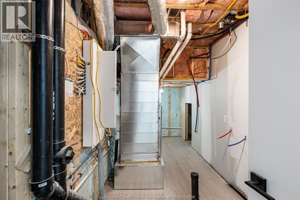 2035 Seneca Street, Windsor, Ontario  N8W 2Z9 - Photo 40 - 26003475