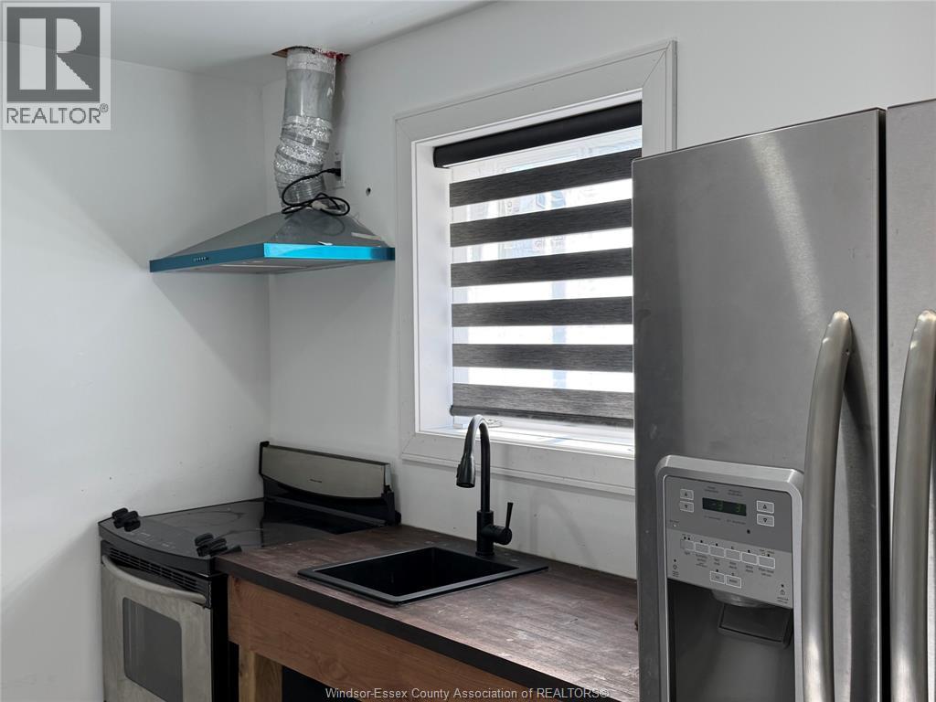 3747 Turner, Windsor, Ontario  N8W 3N2 - Photo 1 - 26003432