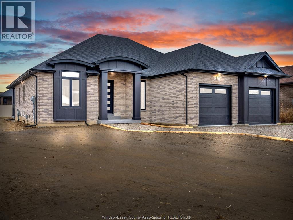 61 HILTON COURT, Amherstburg, Ontario