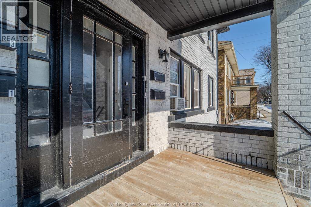 1516 Ontario Street, Windsor, Ontario  N9A 4H3 - Photo 8 - 26003400