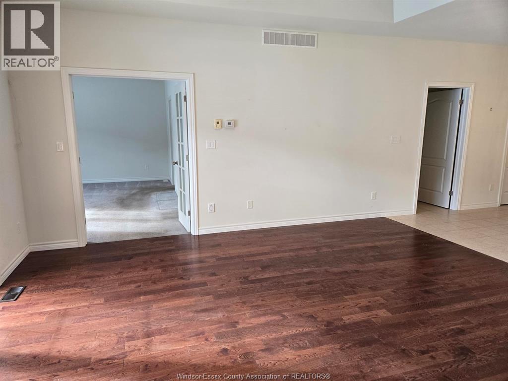 6085 Livingstone, Windsor, Ontario  N9J 3Y7 - Photo 4 - 26003497