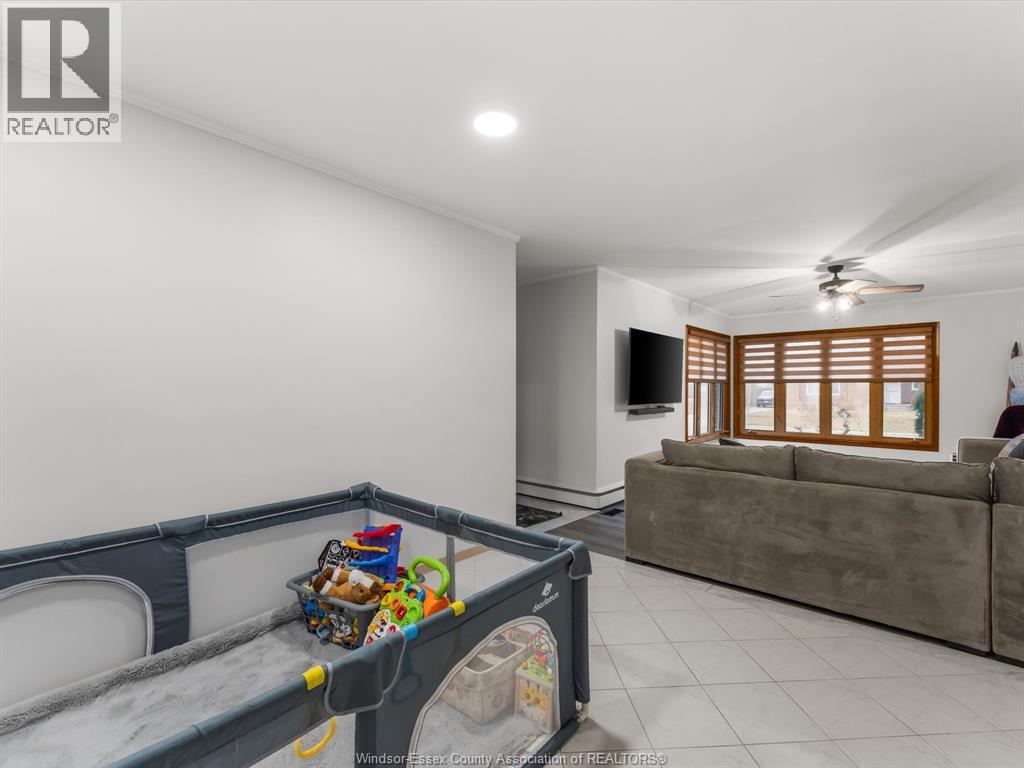 14 Lorne Avenue, Leamington, Ontario  N8H 2H7 - Photo 8 - 26003489