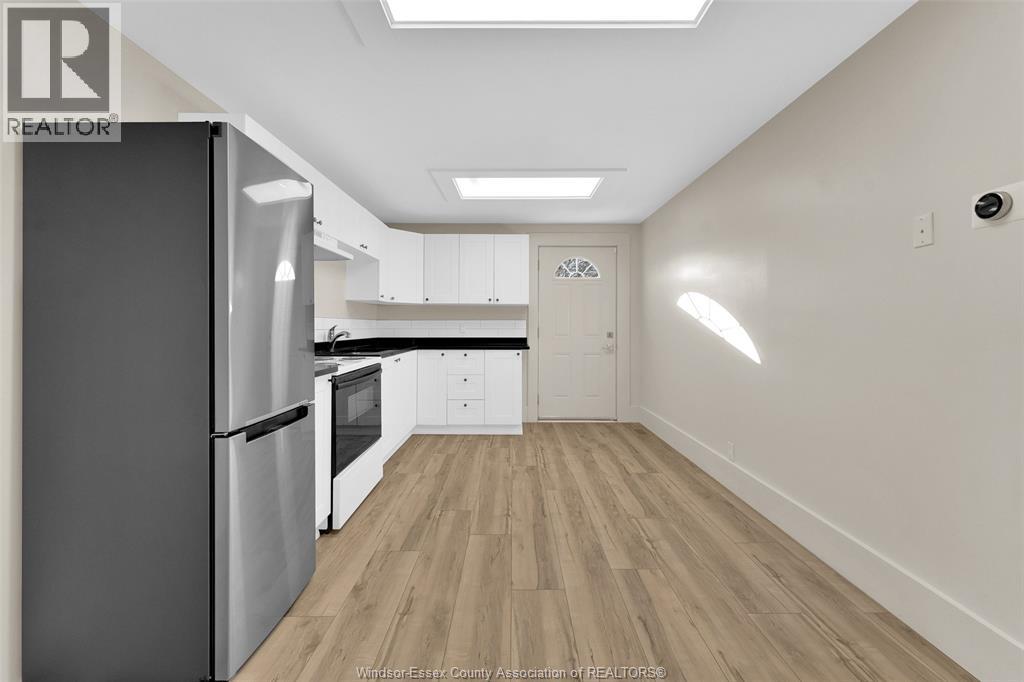 785 Hall #main, Windsor, Ontario  N9A 2L9 - Photo 8 - 26003567