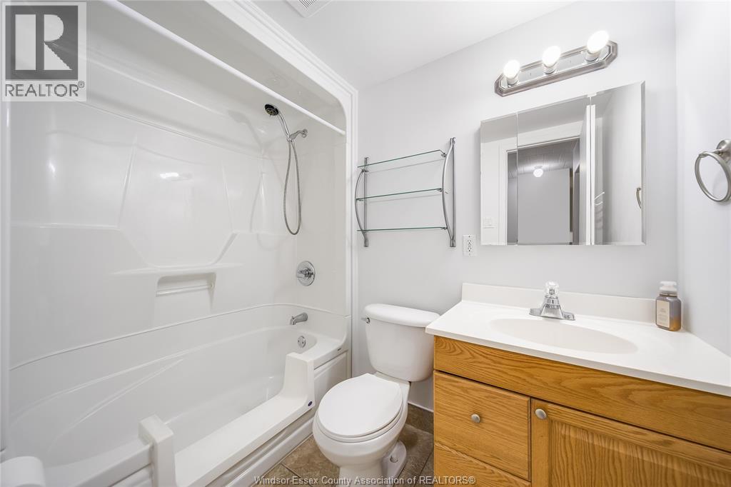 6502 Thornberry, Windsor, Ontario  N8T 2X2 - Photo 18 - 26003594