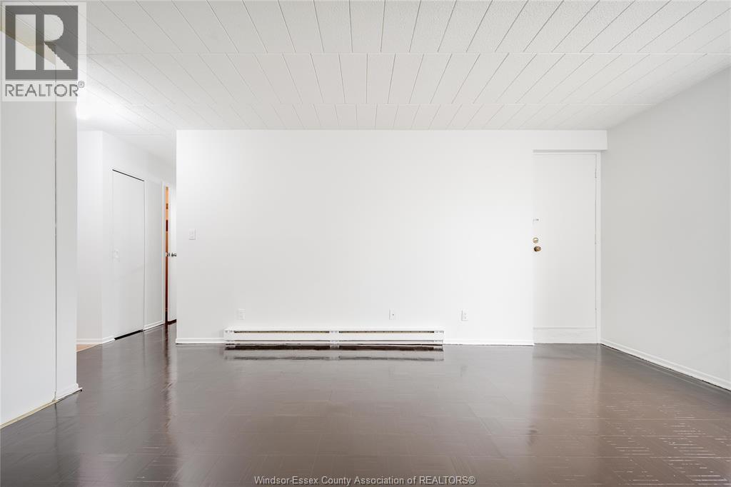 6502 Thornberry, Windsor, Ontario  N8T 2X2 - Photo 5 - 26003594