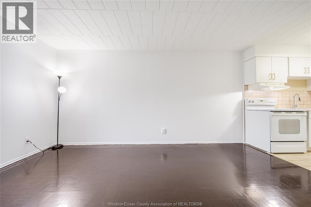 6502 Thornberry, Windsor, Ontario  N8T 2X2 - Photo 8 - 26003594