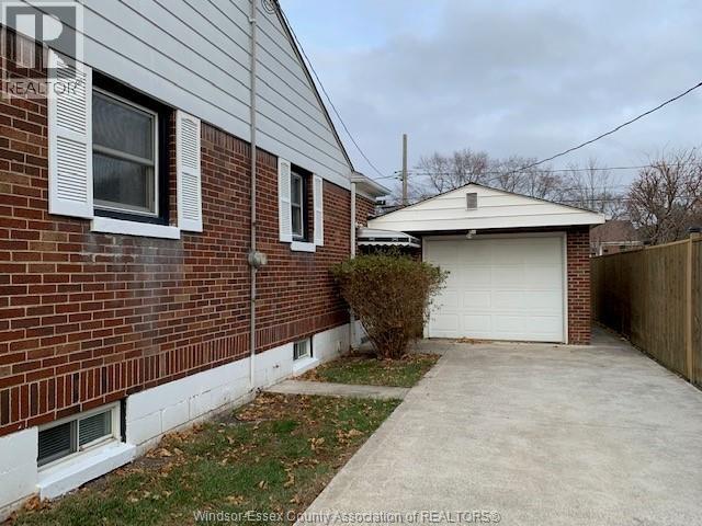 3132 Dominion, Windsor, Ontario  N9E 2N4 - Photo 2 - 26003601