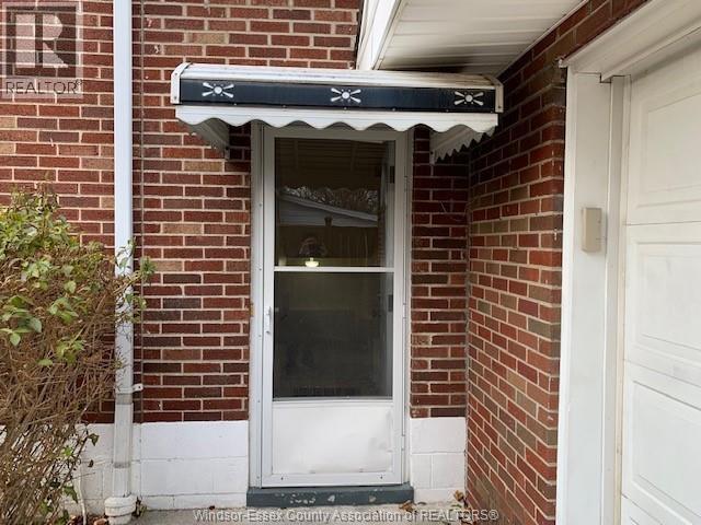 3132 Dominion, Windsor, Ontario  N9E 2N4 - Photo 3 - 26003601