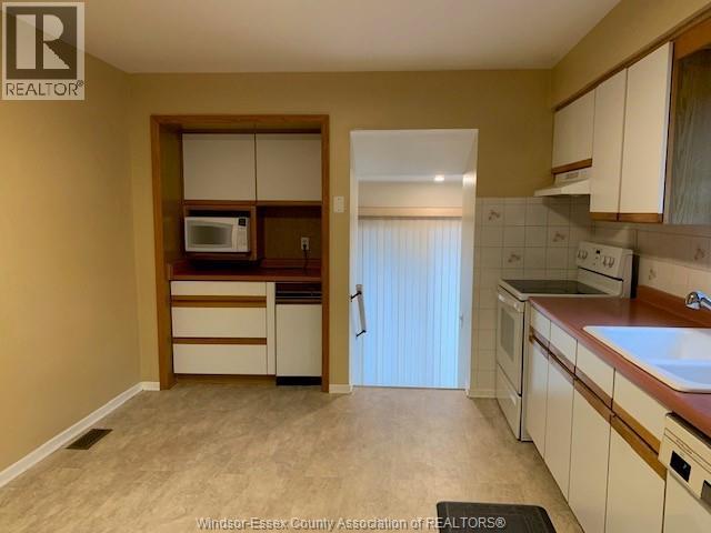 3132 Dominion, Windsor, Ontario  N9E 2N4 - Photo 8 - 26003601