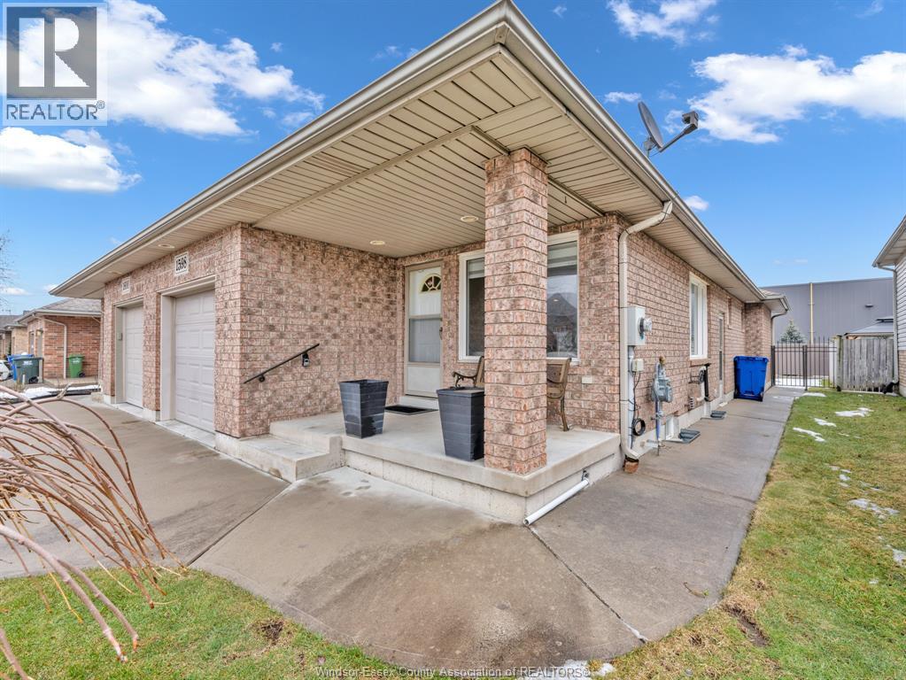 1598 Heatherglen Drive, Tecumseh, Ontario  N8N 5B5 - Photo 4 - 26003600