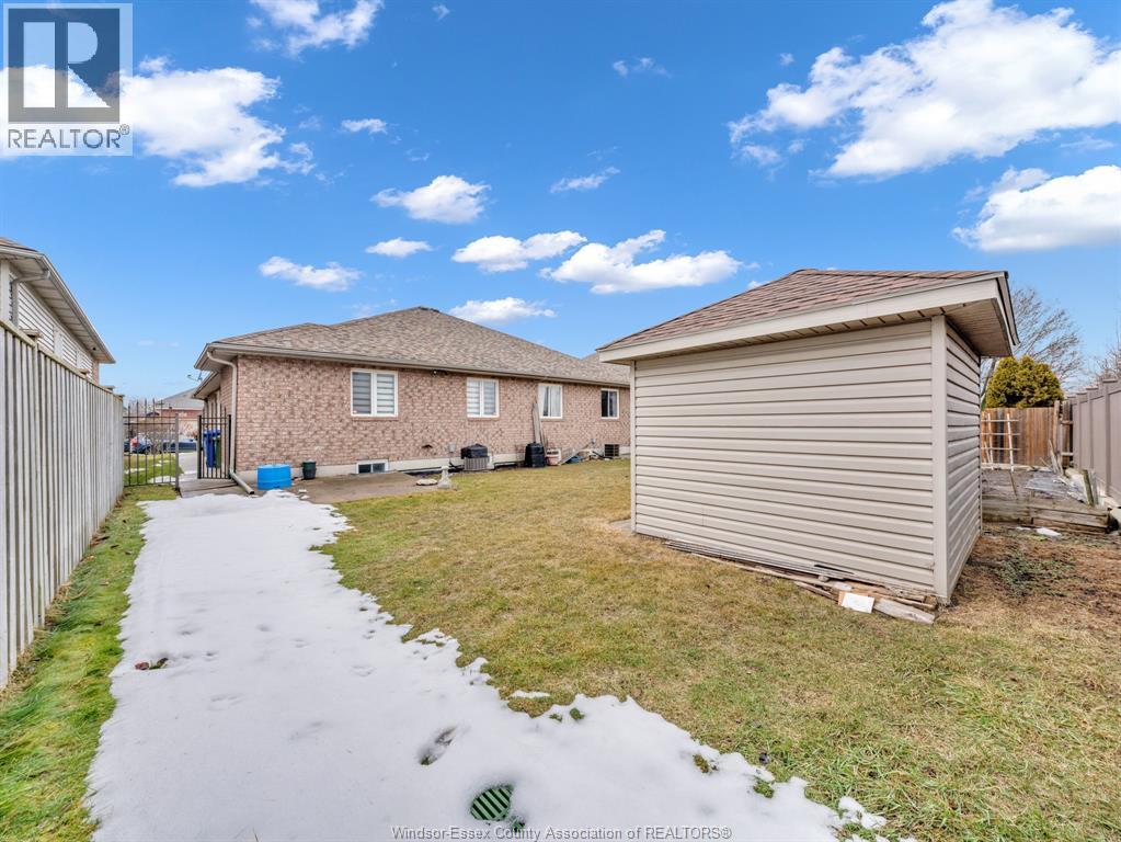 1598 Heatherglen Drive, Tecumseh, Ontario  N8N 5B5 - Photo 5 - 26003600