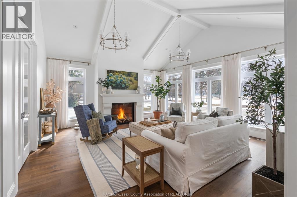 256 Pentilly Road, Tecumseh, Ontario  N8N 2K9 - Photo 3 - 26003695