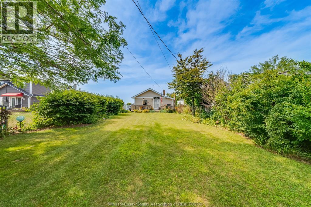499 Lakeside Drive, Amherstburg, Ontario  N0R 1G0 - Photo 3 - 26003636
