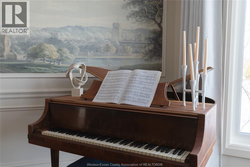 233 Old Tecumseh, Lakeshore, Ontario  N8N 3S9 - Photo 8 - 26003703