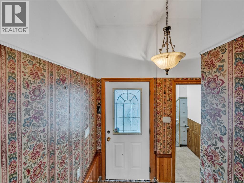 1025 Langlois Avenue, Windsor, Ontario  N9A 2H4 - Photo 6 - 26003766