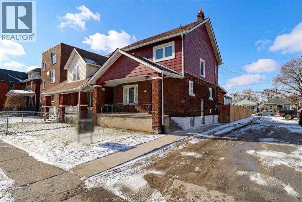 883 PILLETTE, Windsor, Ontario