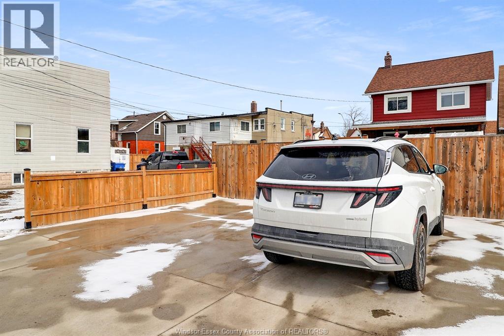 883 Pillette, Windsor, Ontario  N8Y 3B4 - Photo 33 - 26003780
