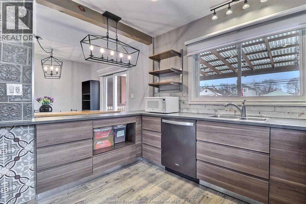 883 Pillette, Windsor, Ontario  N8Y 3B4 - Photo 7 - 26003780