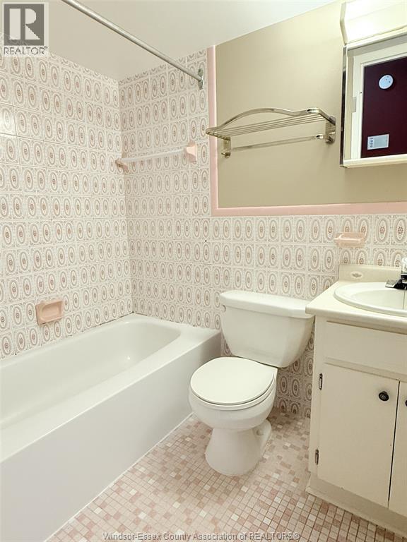 360 Tecumseh Road W Unit# 301, Windsor, Ontario  N8X 4T7 - Photo 8 - 26003948