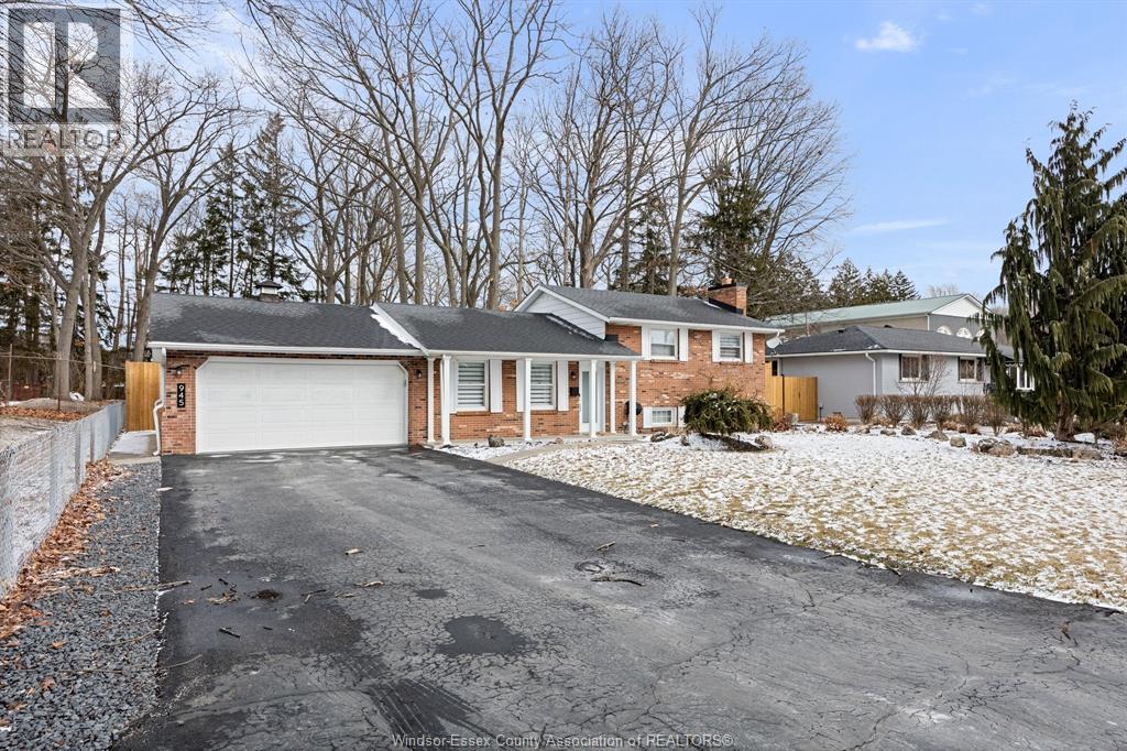 945 LAURIER, LaSalle, Ontario