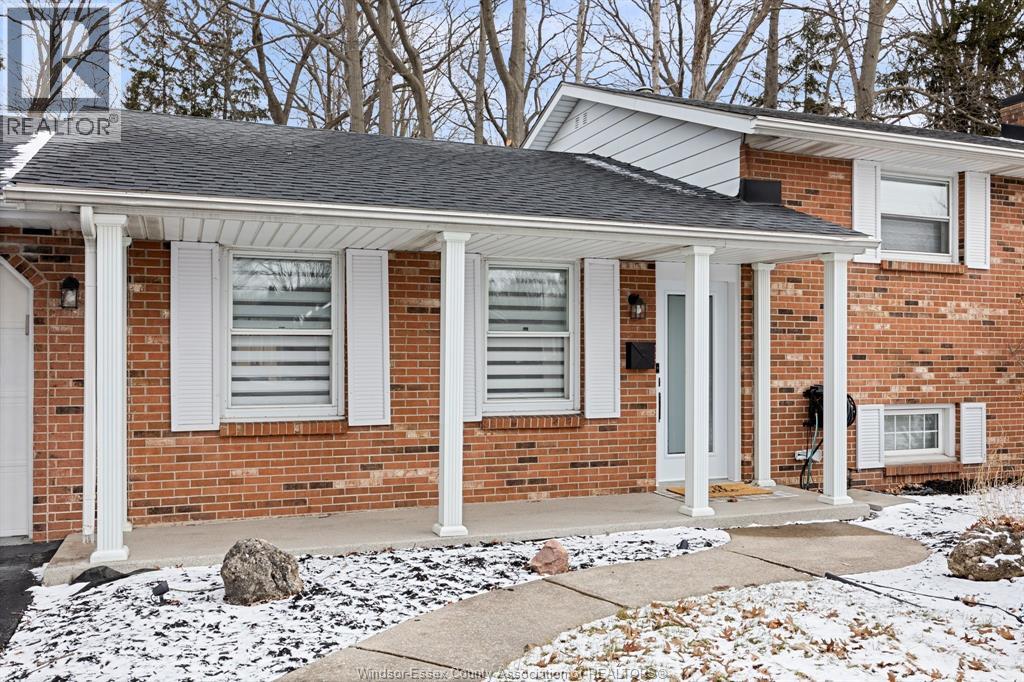 945 Laurier, Lasalle, Ontario  N9J 1M9 - Photo 3 - 26003957