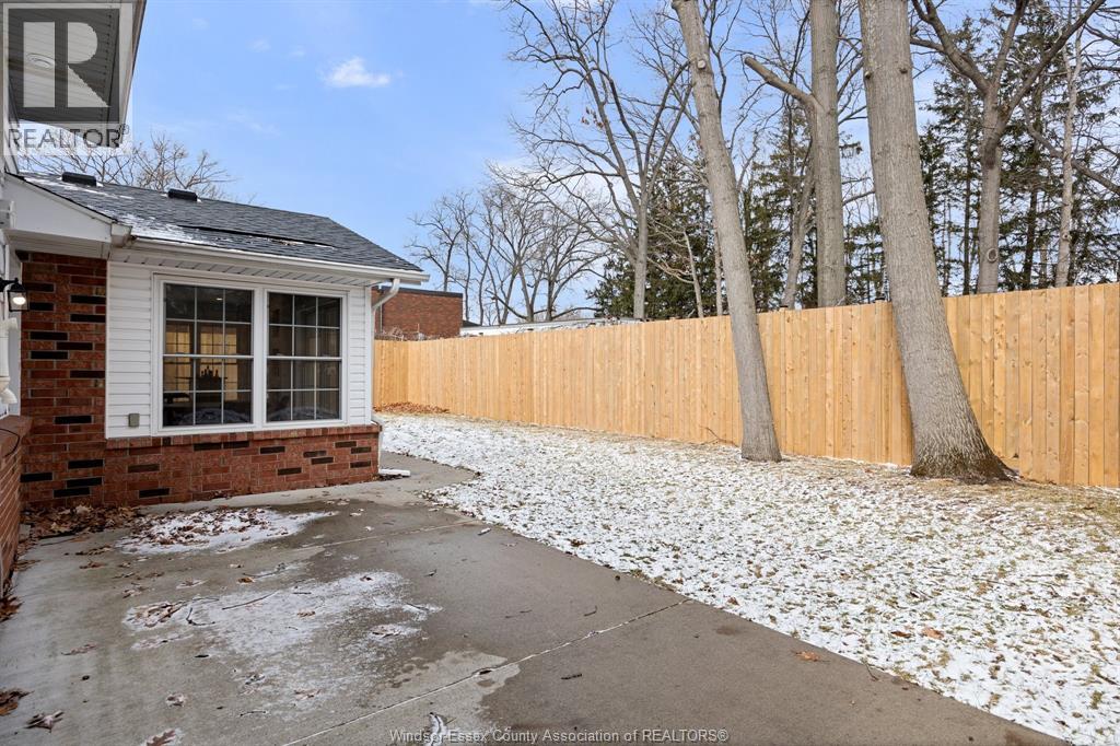 945 Laurier, Lasalle, Ontario  N9J 1M9 - Photo 36 - 26003957