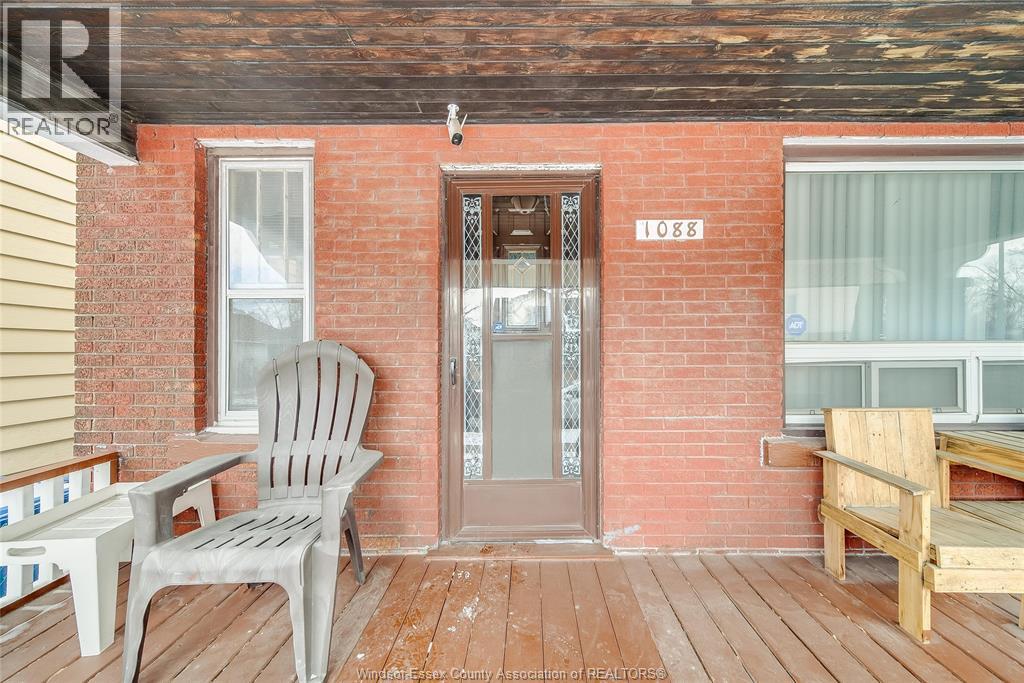 1088 Hickory, Windsor, Ontario  N8Y 3S1 - Photo 3 - 26003788