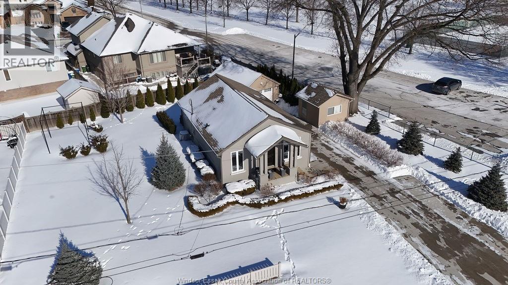 1490 MORTON, LaSalle, Ontario