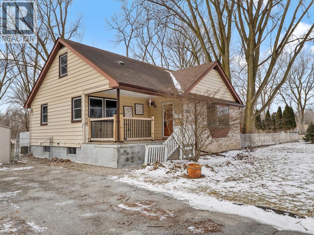 1875 LANSING, Windsor, Ontario