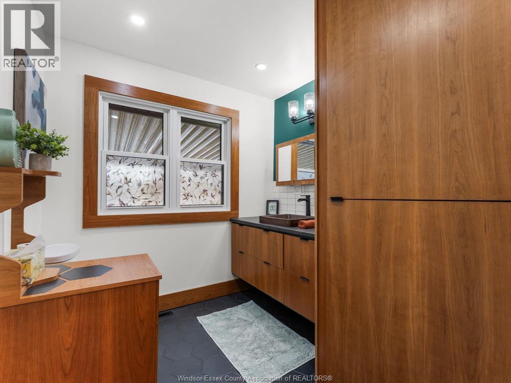 1875 Lansing, Windsor, Ontario  N9E 3S4 - Photo 19 - 26003950