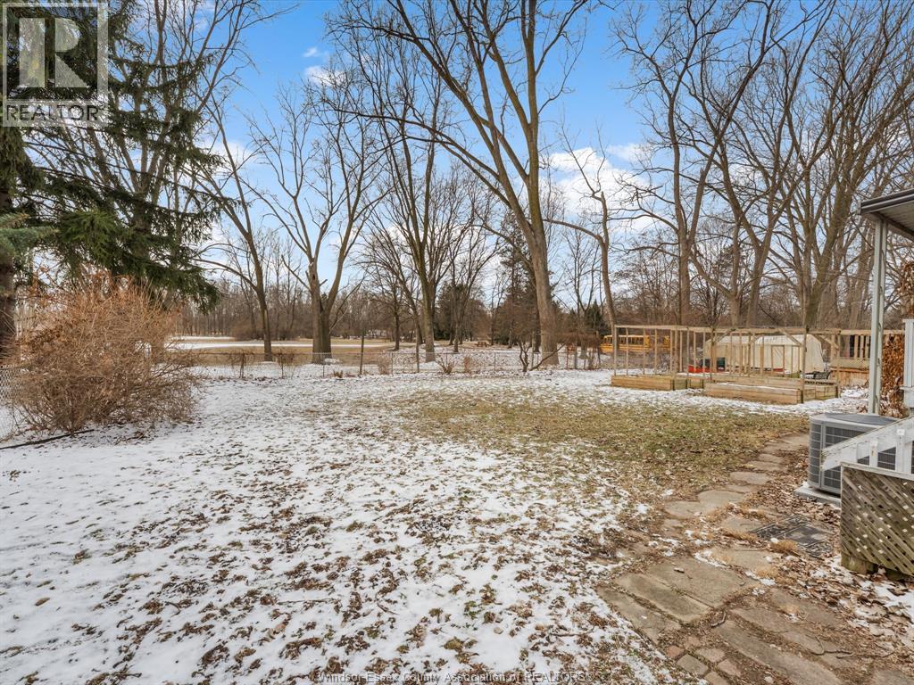 1875 Lansing, Windsor, Ontario  N9E 3S4 - Photo 32 - 26003950