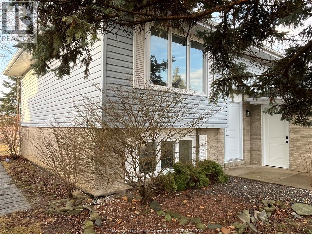 478 Desjardins Street, Lakeshore, Ontario  N8L 0N1 - Photo 3 - 26003979