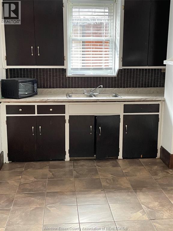 570 Pine Street, Windsor, Ontario  N9A 6E5 - Photo 10 - 26003991