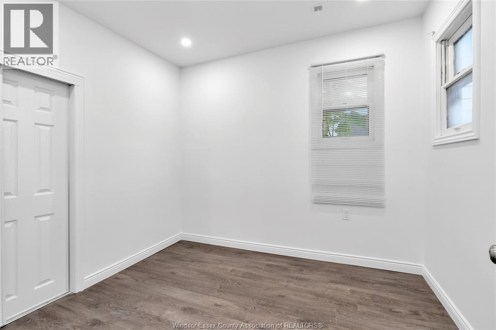 437 Karl Place, Windsor, Ontario  N9A 5W2 - Photo 10 - 26004001