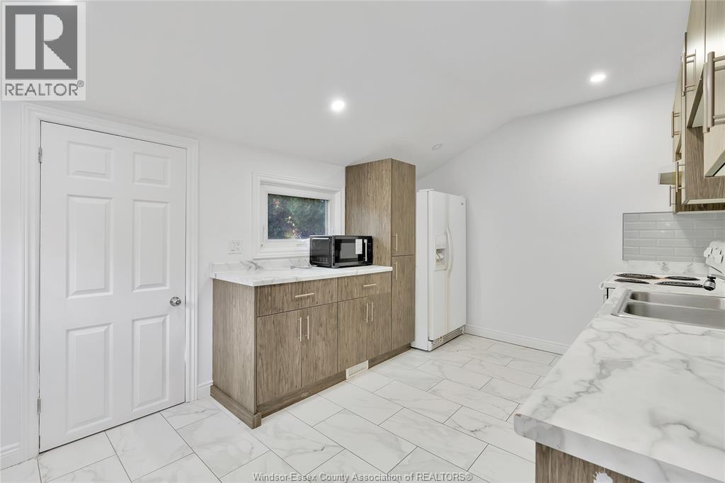 437 Karl Place, Windsor, Ontario  N9A 5W2 - Photo 12 - 26004001