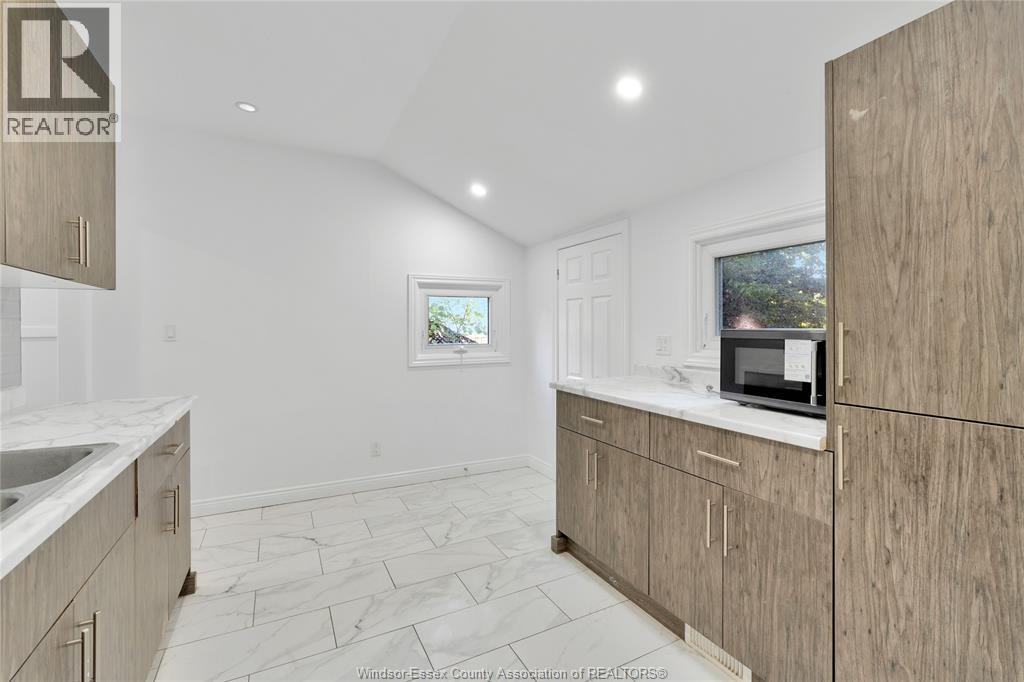 437 Karl Place, Windsor, Ontario  N9A 5W2 - Photo 14 - 26004001