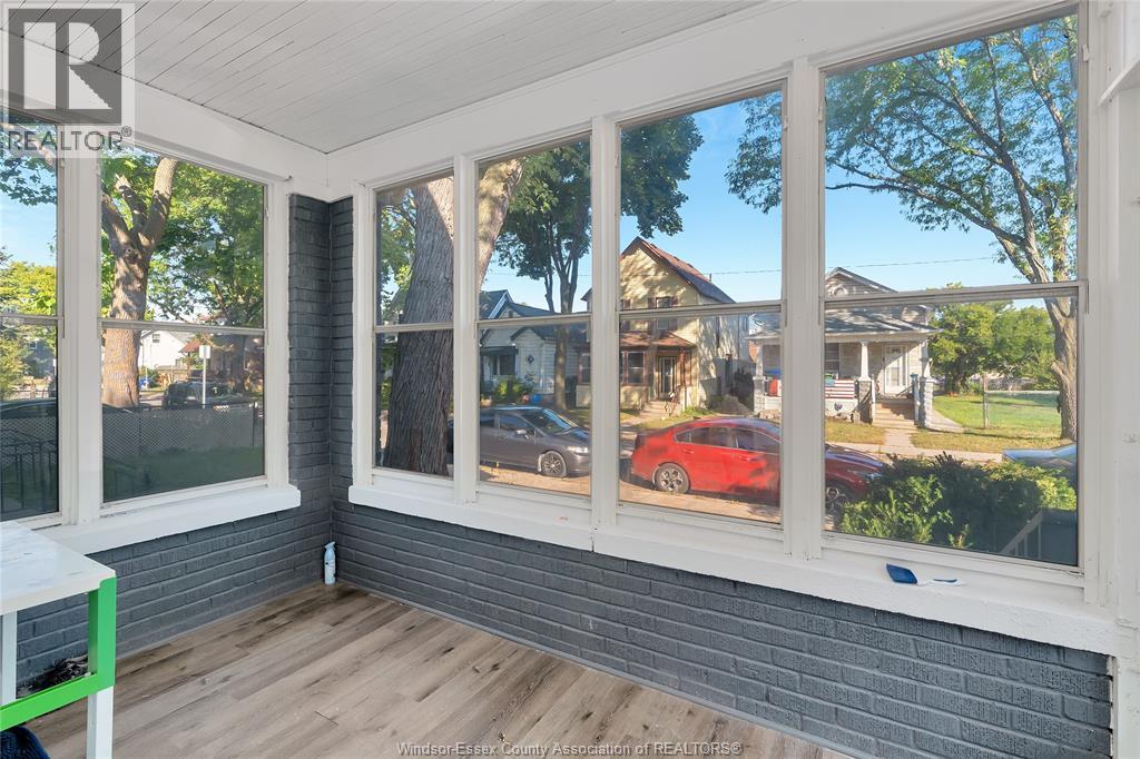 437 Karl Place, Windsor, Ontario  N9A 5W2 - Photo 4 - 26004001