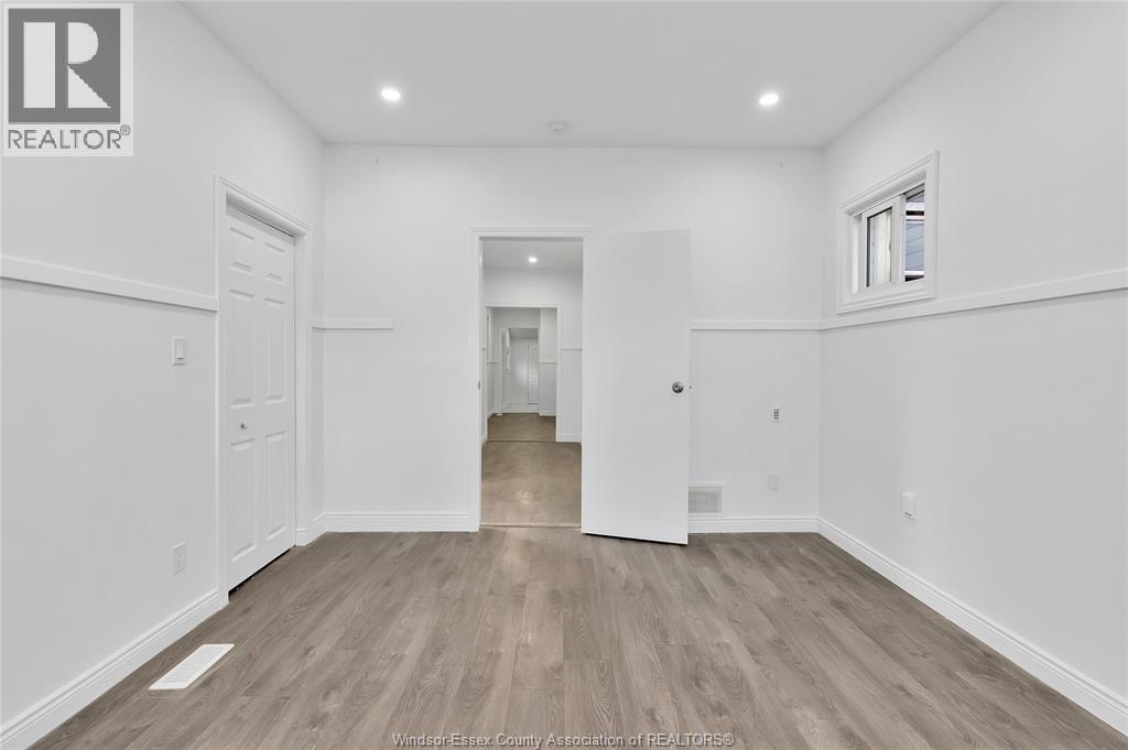 437 Karl Place, Windsor, Ontario  N9A 5W2 - Photo 7 - 26004001