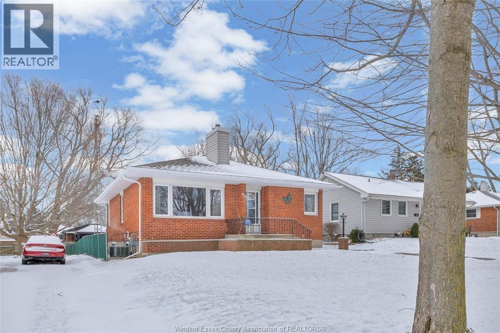 42 Grace, Leamington, Ontario  N8H 1K9 - Photo 3 - 26003995