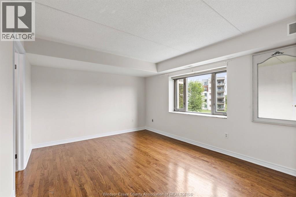 320 Village Grove Unit# 204, Tecumseh, Ontario  N8N 4X7 - Photo 12 - 26004135