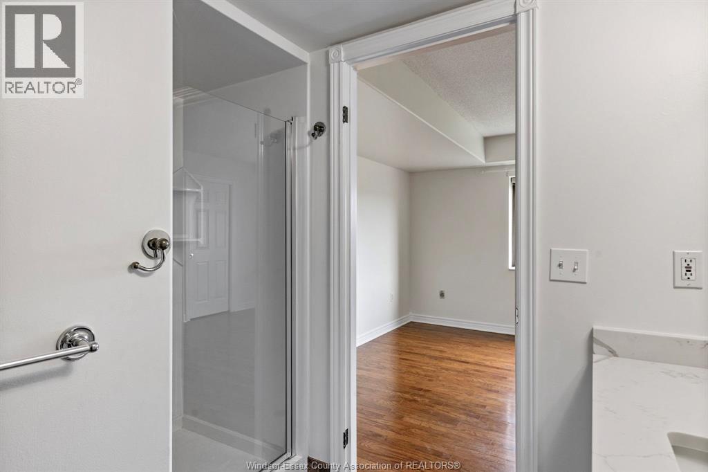 320 Village Grove Unit# 204, Tecumseh, Ontario  N8N 4X7 - Photo 15 - 26004135