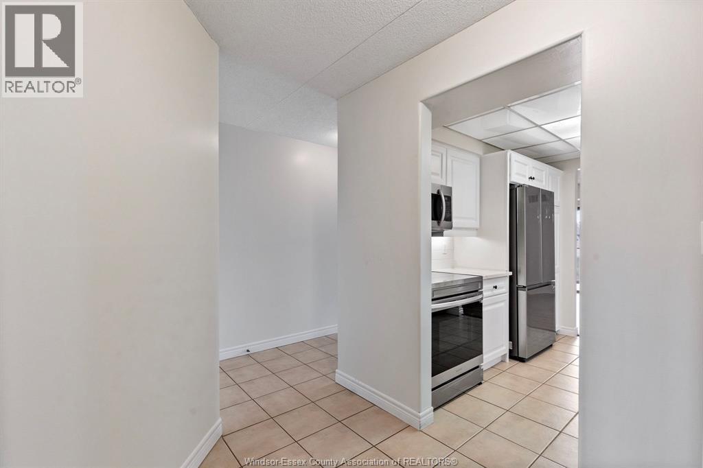 320 Village Grove Unit# 204, Tecumseh, Ontario  N8N 4X7 - Photo 18 - 26004135