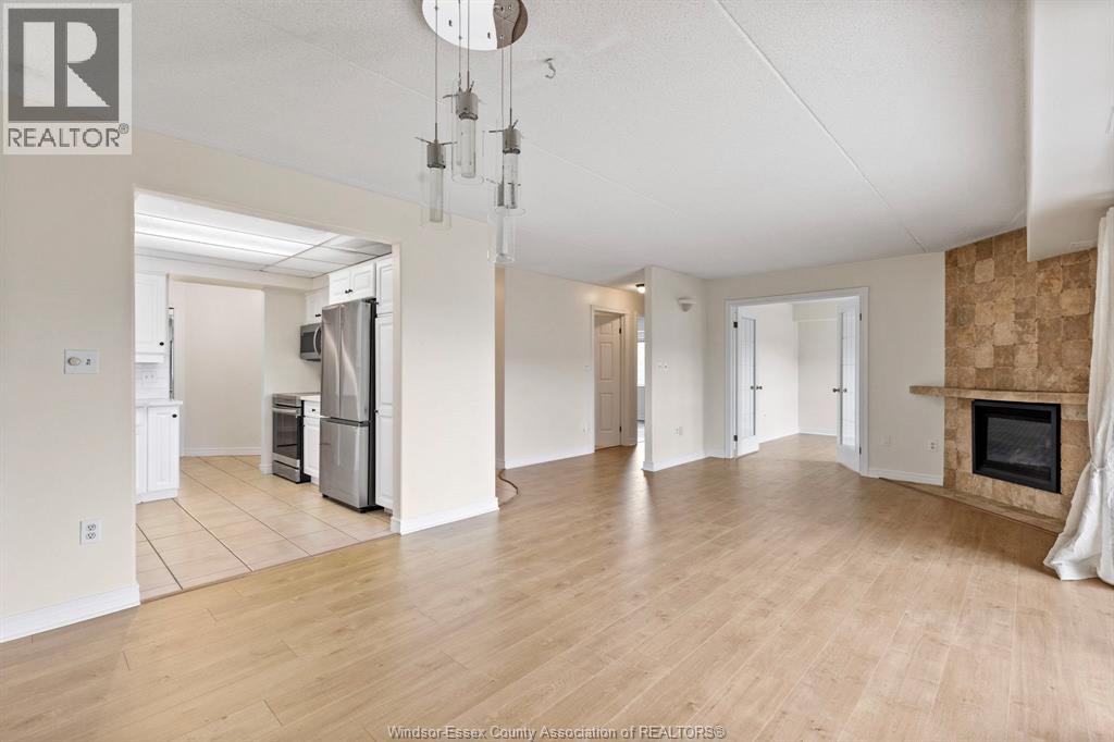 320 Village Grove Unit# 204, Tecumseh, Ontario  N8N 4X7 - Photo 3 - 26004135