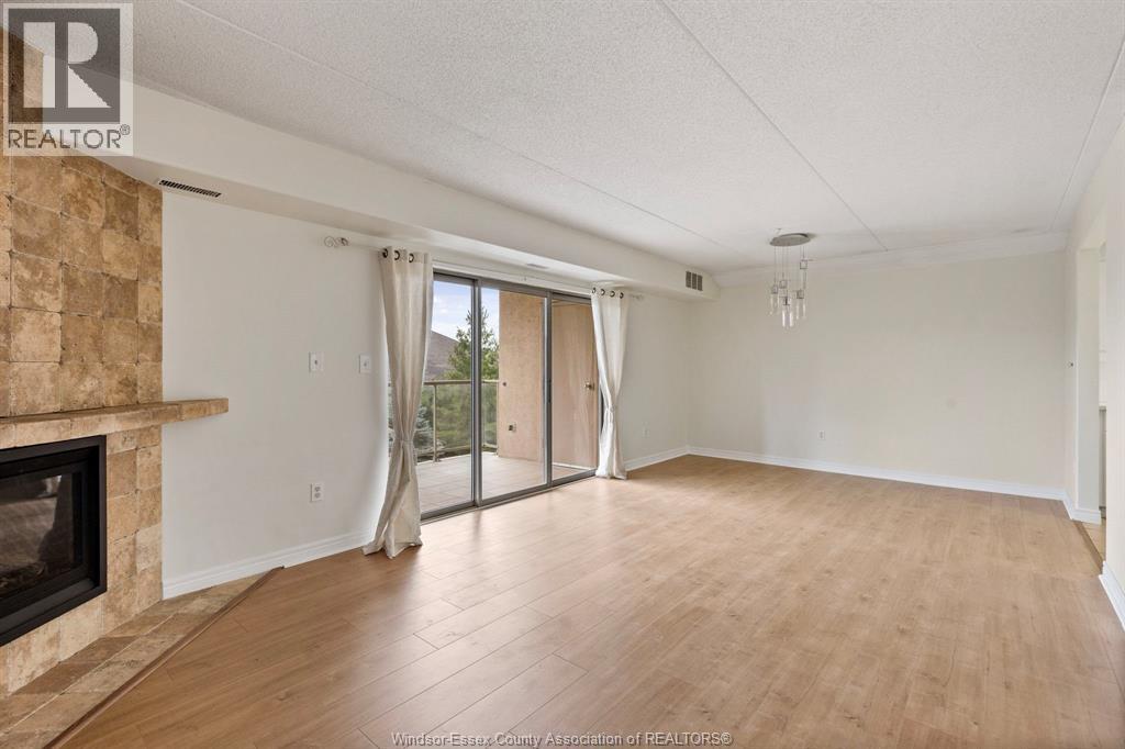 320 Village Grove Unit# 204, Tecumseh, Ontario  N8N 4X7 - Photo 4 - 26004135