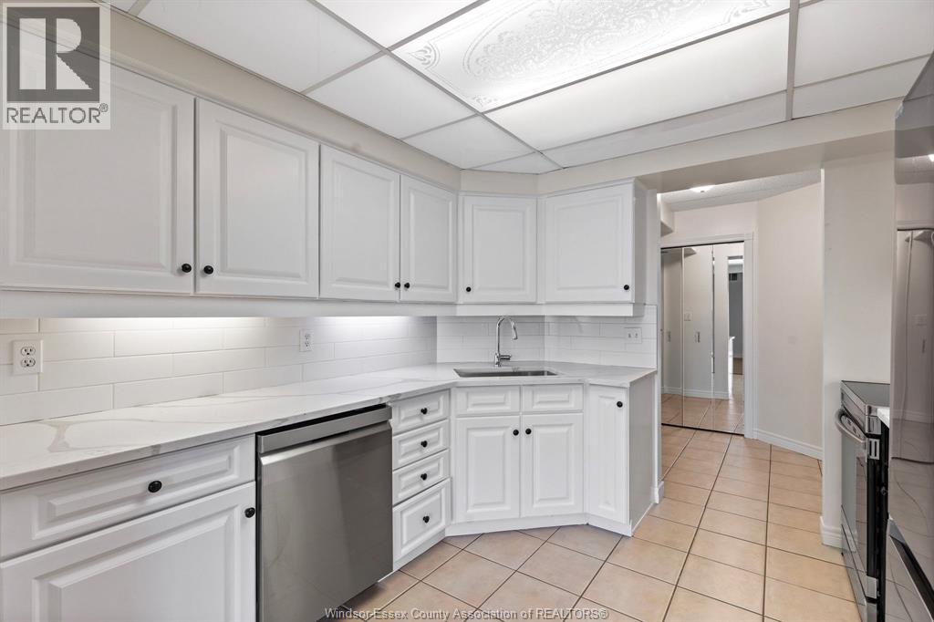 320 Village Grove Unit# 204, Tecumseh, Ontario  N8N 4X7 - Photo 5 - 26004135