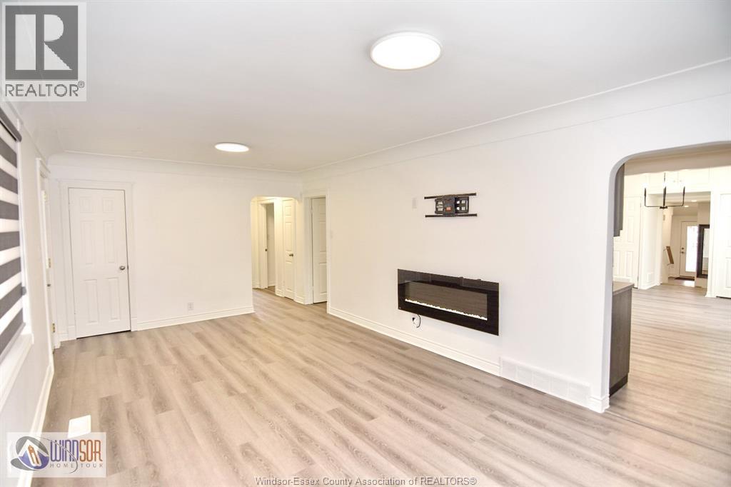 5051 Matchette Road, Windsor, Ontario  N9C 2A8 - Photo 10 - 26004130