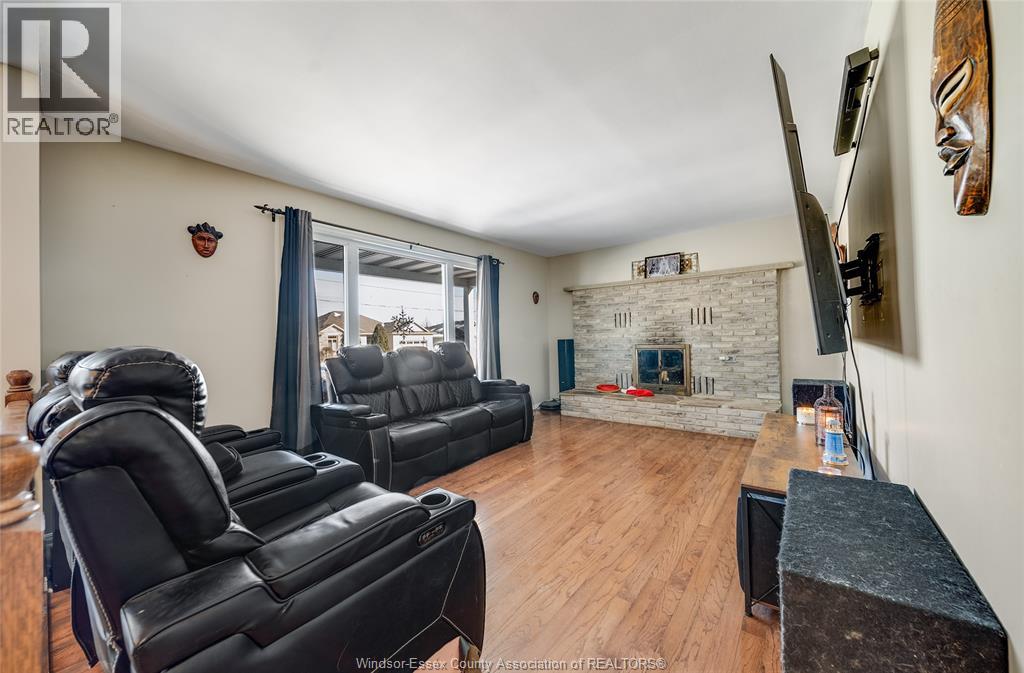 9 Mckee, Wallaceburg, Ontario  N8A 4P9 - Photo 4 - 26004144